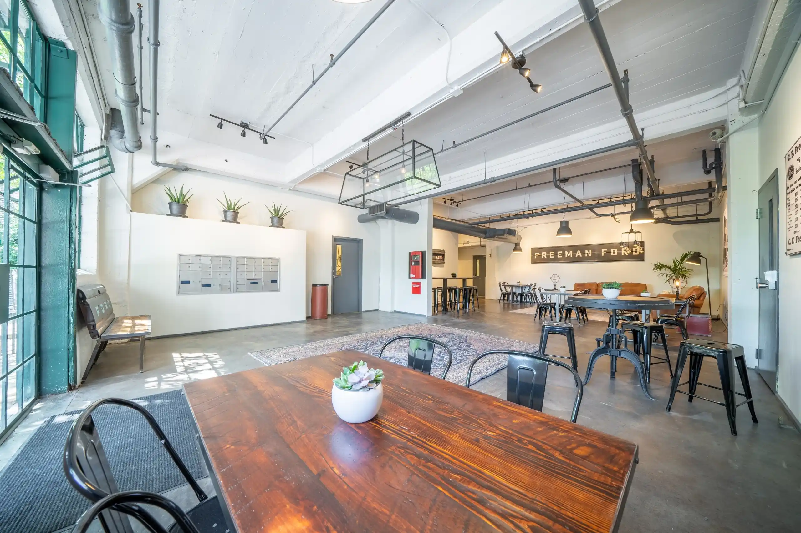 Freeman Ford Lofts